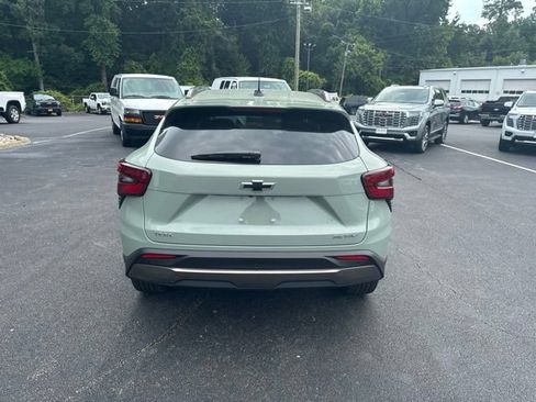 New 2026 Chevrolet Trax ACTIV w/ Sunroof Package FWD image 18