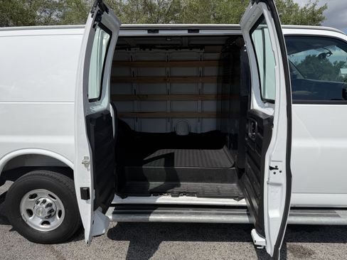 Used 2025 Chevrolet Express 2500 w/ Driver Convenience Package RWD image 8