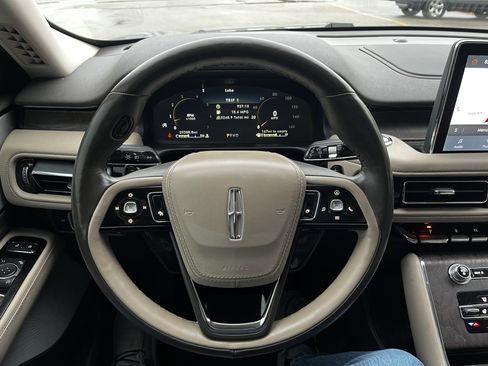 Used 2023 Lincoln Aviator Reserve w/ Equipment Group 201A image 16