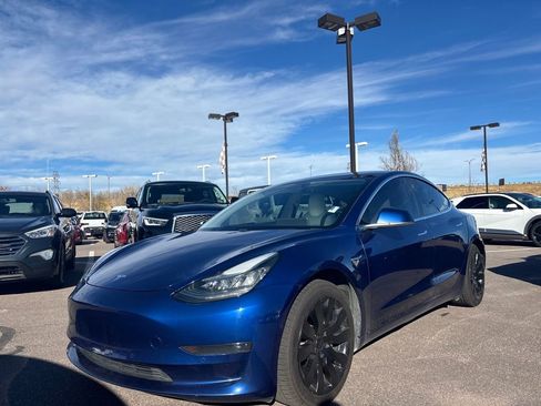 Used 2020 Tesla Model 3 Standard Range Plus image 1