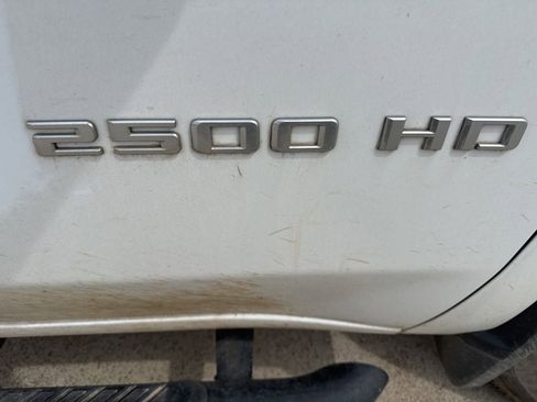 Used 2024 Chevrolet Silverado 2500 LT w/ Convenience Package image 16