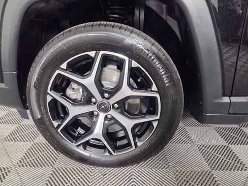 Certified 2025 Jeep Compass Limited image 10