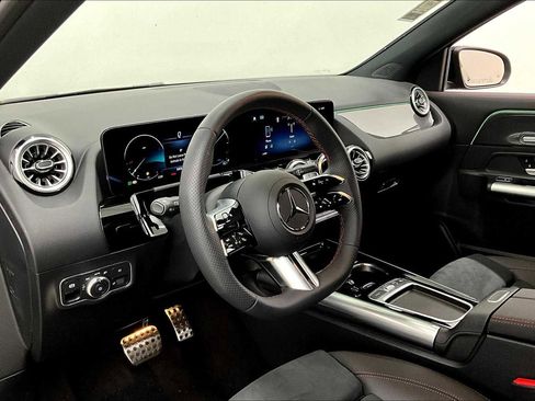 New 2025 Mercedes-Benz GLA 250 image 8