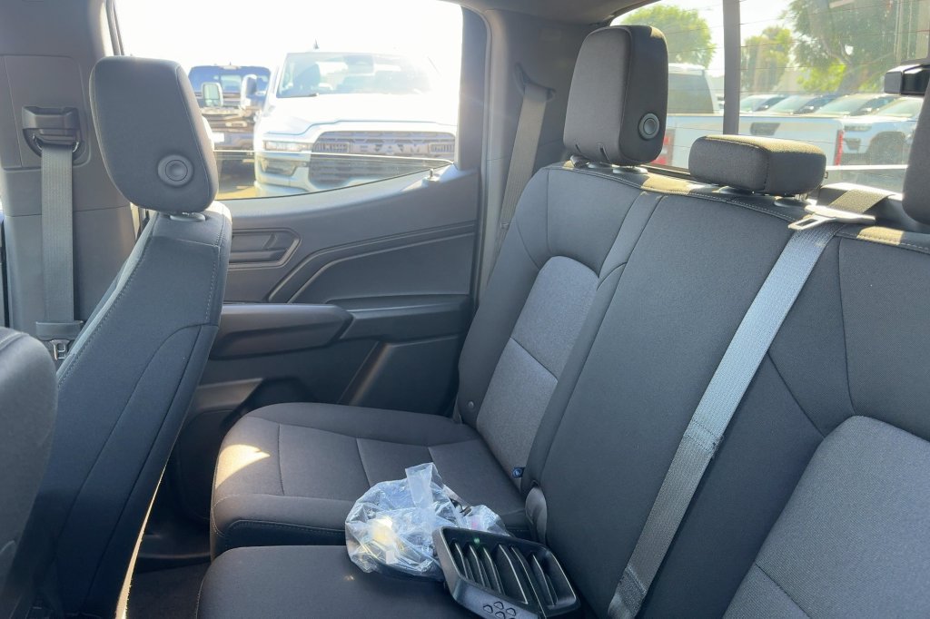 Used 2025 Chevrolet Colorado Trail Boss AWD/4WD image 12