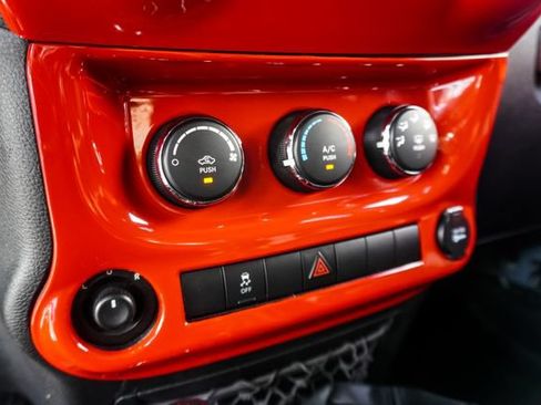 Used 2014 Jeep Wrangler Unlimited Sport w/ Quick Order Package 23S AWD/4WD image 24