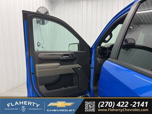 Used 2025 Chevrolet Silverado 1500 ZR2 w/ Technology Package AWD/4WD image 8