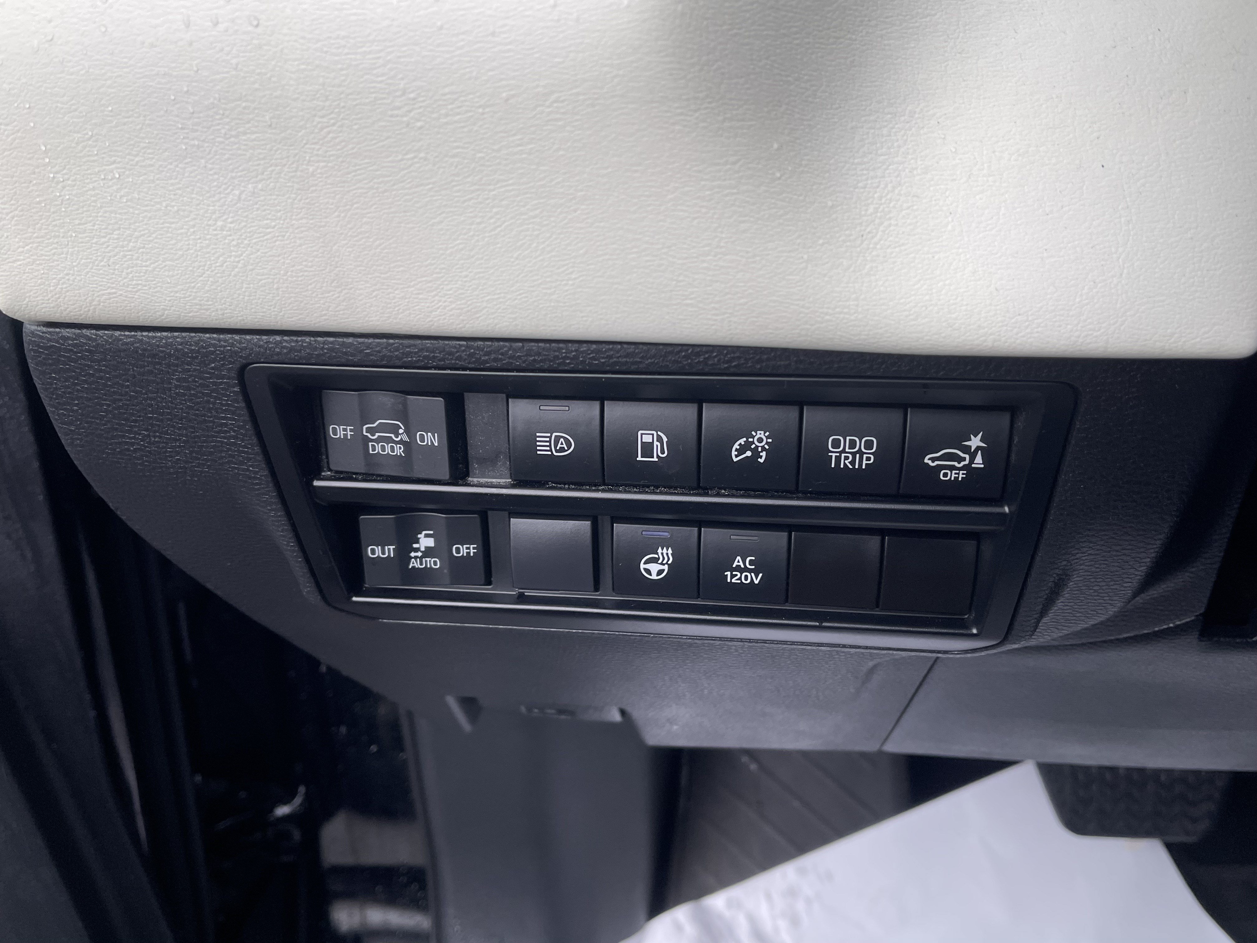 Certified 2023 Toyota Sequoia Capstone AWD/4WD image 25