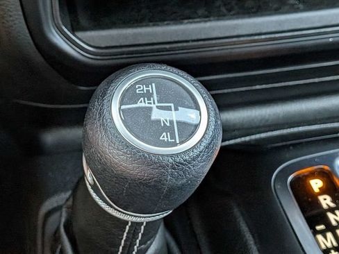 Used 2022 Jeep Wrangler Unlimited Sahara w/ Safety Group AWD/4WD image 27