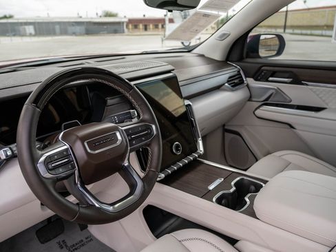 Used 2024 GMC Acadia Denali w/ Super Cruise Package image 15