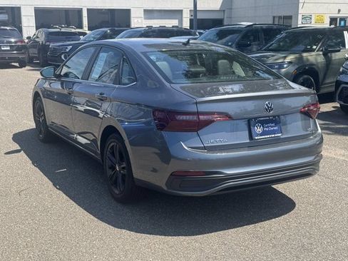Used 2023 Volkswagen Jetta SE w/ Panoramic Sunroof Package FWD image 7