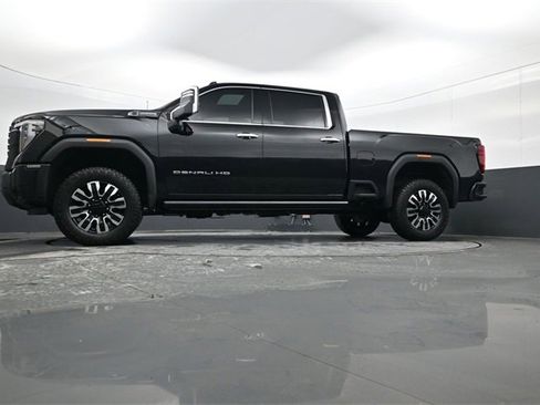 Certified 2025 GMC Sierra 2500 Denali Ultimate image 28