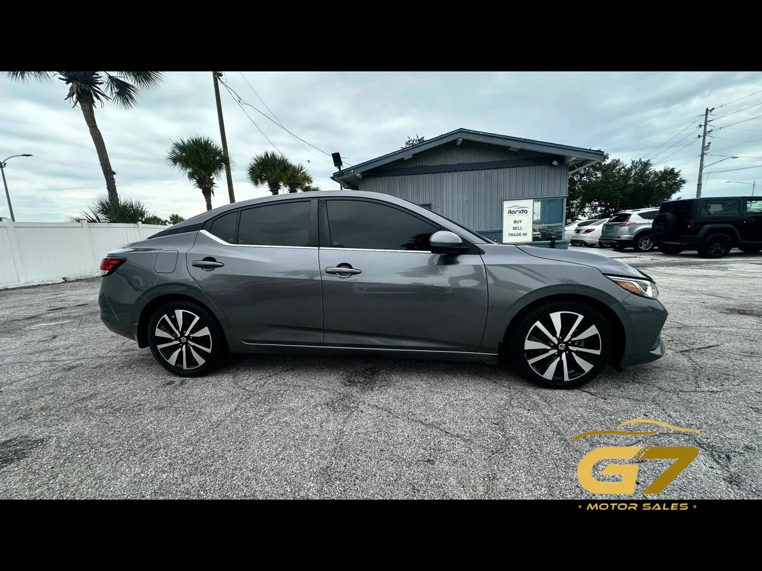 Used 2022 Nissan Sentra SV w/ SV Premium Package FWD image 3