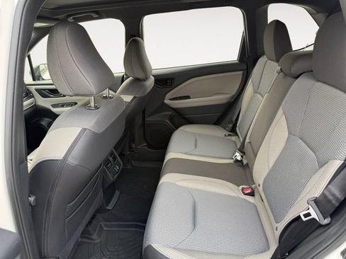 Used 2025 Subaru Forester Premium AWD/4WD image 12