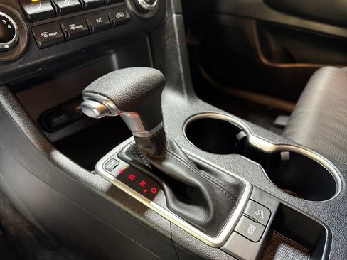 Used 2022 Kia Sportage LX image 21