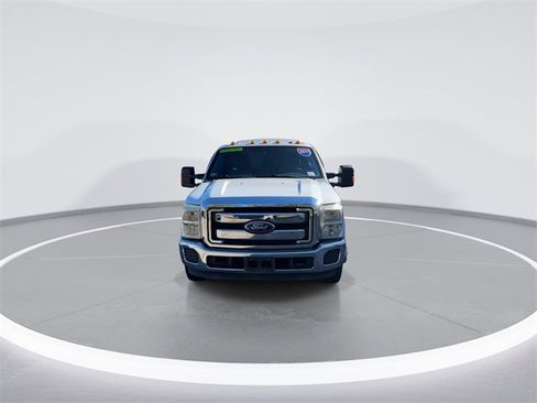 Used 2011 Ford F350 XLT w/ XLT Interior Pkg image 2
