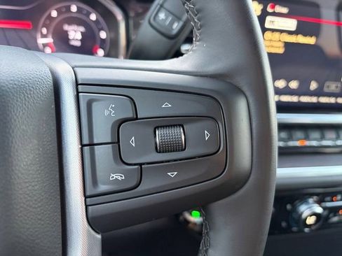 Certified 2025 GMC Sierra 1500 SLT image 12