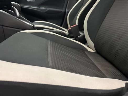 Used 2021 Nissan Versa SV FWD image 18