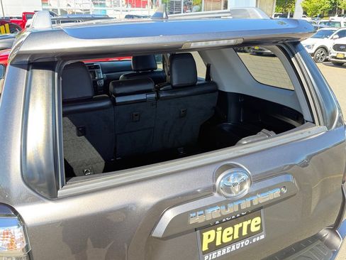 Used 2018 Toyota 4Runner SR5 AWD/4WD image 29