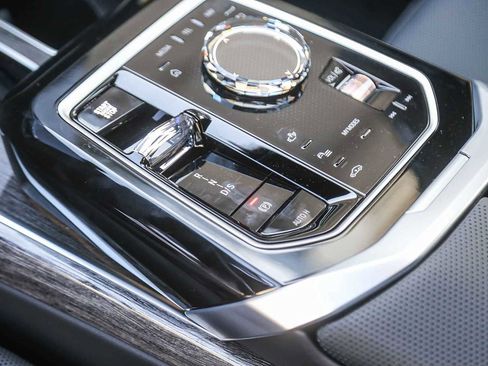 New 2026 BMW 740i w/ Premium Package image 16