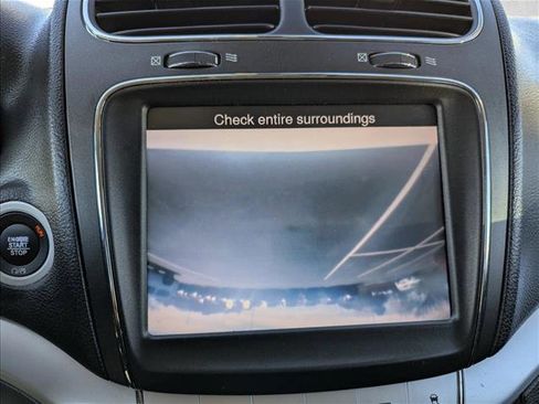 Used 2019 Dodge Journey SE image 18