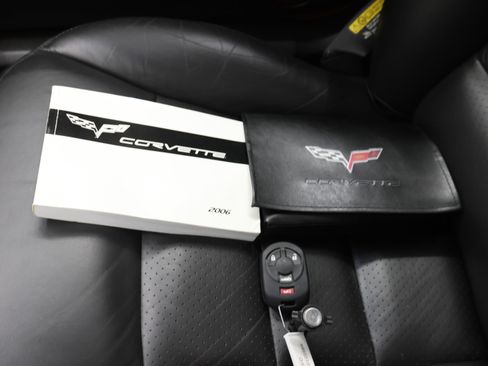 Used 2006 Chevrolet Corvette Convertible w/ Preferred Equipment Group RWD image 36