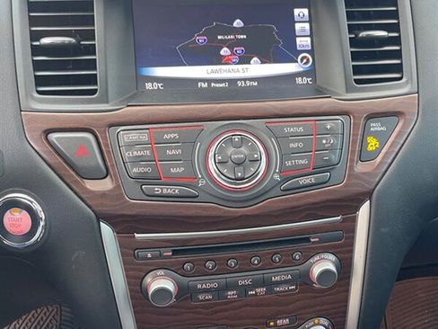Used 2017 Nissan Pathfinder Platinum AWD/4WD image 16