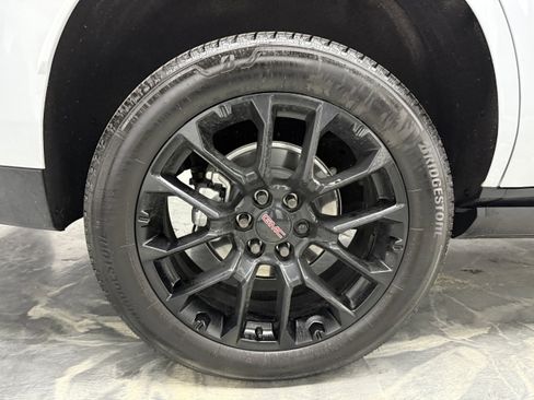 Used 2026 GMC Yukon Denali w/ Denali Reserve Package image 34