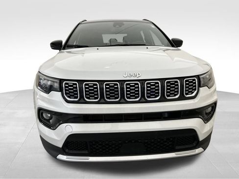 Used 2024 Jeep Compass Limited image 9