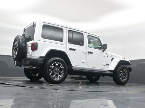 New 2026 Jeep Wrangler Unlimited Sahara AWD/4WD image 37
