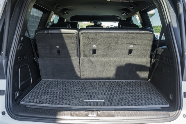 Used 2024 Jeep Wagoneer Series II w/ Flexible Seating Group RWD image 11