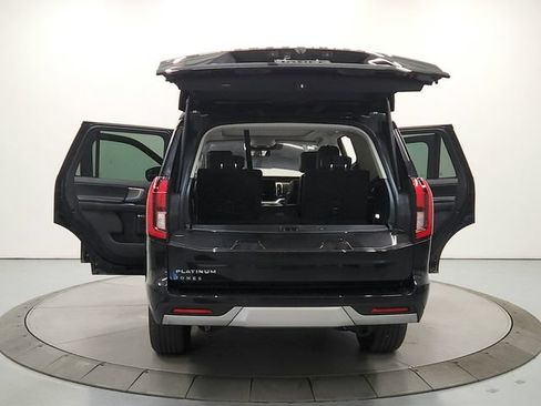 Used 2025 Ford Expedition Platinum AWD/4WD image 15