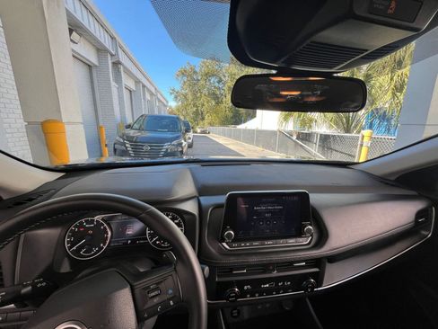 Used 2025 Nissan Rogue SV image 35