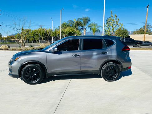 Used 2018 Nissan Rogue S image 8