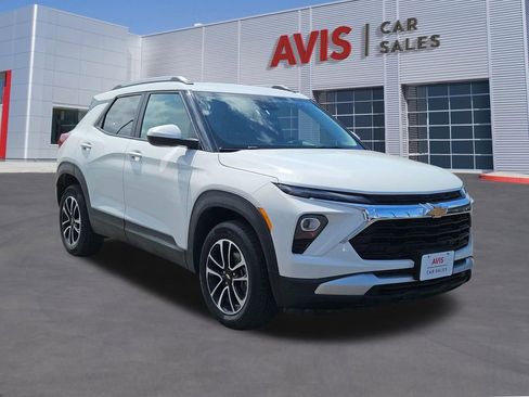 Used 2025 Chevrolet TrailBlazer LT AWD/4WD image 9