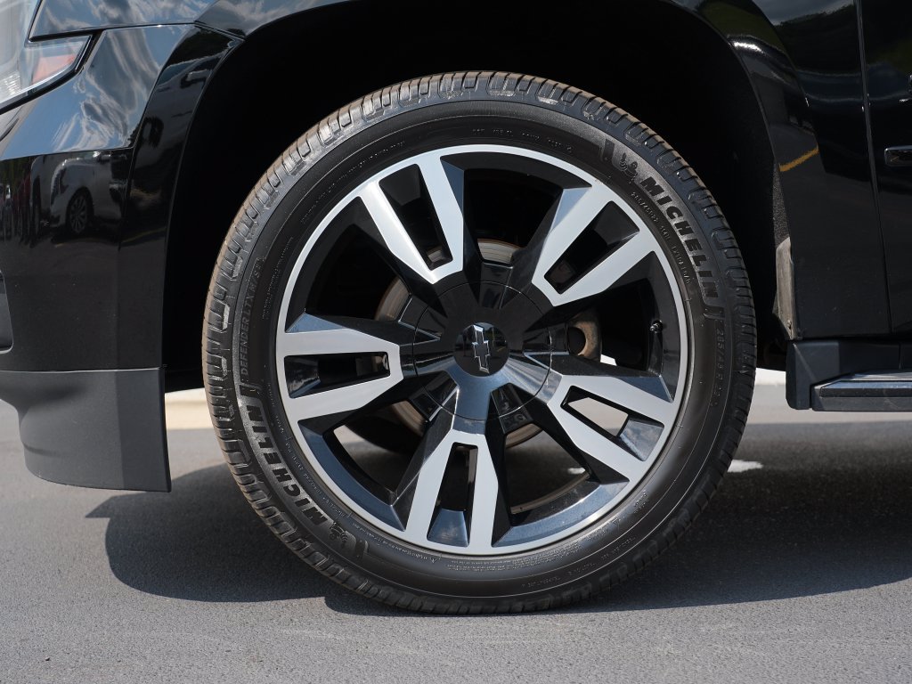 Certified 2020 Chevrolet Suburban Premier w/ RST 6.2L Performance Edition AWD/4WD image 33
