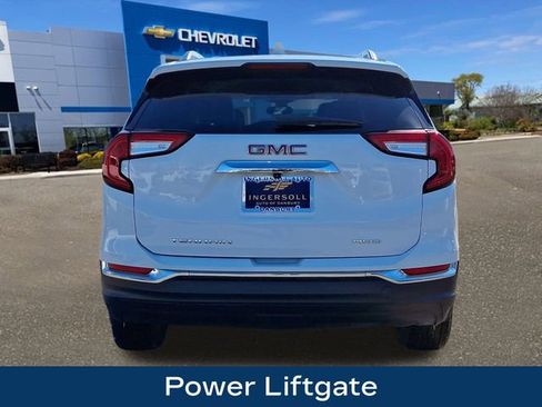 Used 2024 GMC Terrain SLT image 7