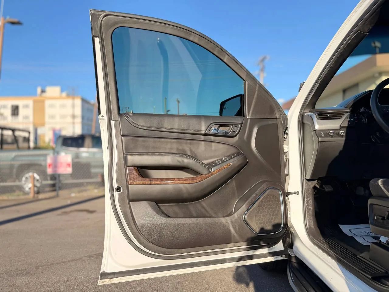 Used 2018 Chevrolet Tahoe 4WD image 21