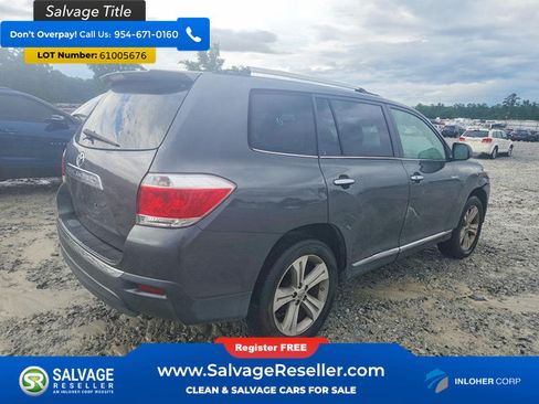 Used 2011 Toyota Highlander Limited w/ Tow Pkg FWD image 4