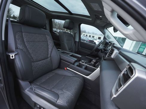 Used 2024 Toyota Tundra Limited image 43