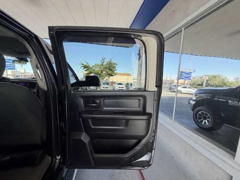 Used 2017 RAM 2500 Tradesman w/ Chrome Appearance Group AWD/4WD image 16
