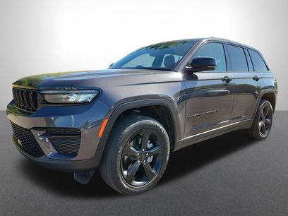 Used 2024 Jeep Grand Cherokee Altitude