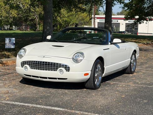 Used 2002 Ford Thunderbird Deluxe RWD image 1