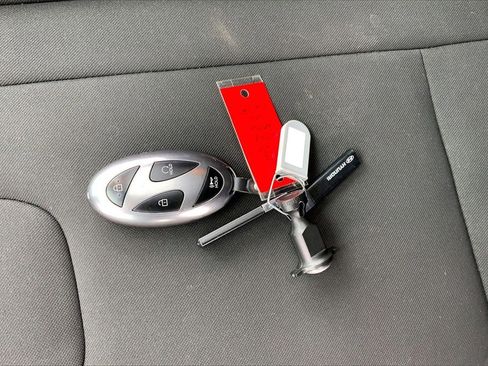 Used 2025 Hyundai Elantra SEL image 26