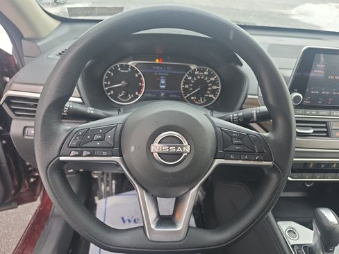 Used 2023 Nissan Altima 2.5 SV image 17