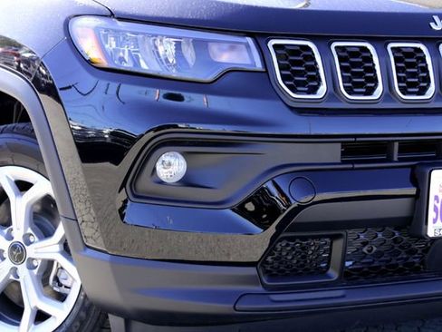 New 2026 Jeep Compass Latitude image 3