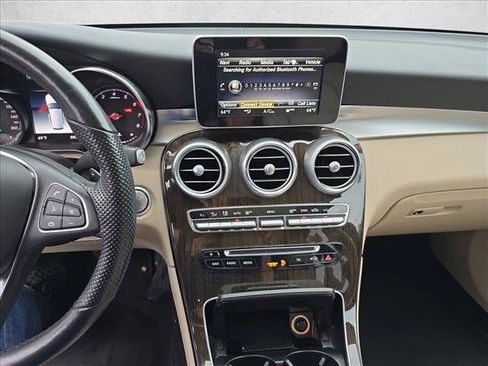 Used 2019 Mercedes-Benz GLC 300 4MATIC image 21