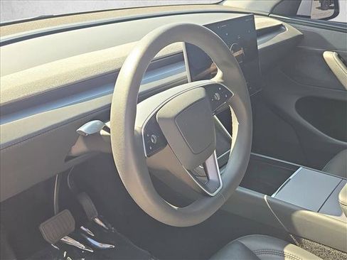 Used 2026 Tesla Model Y Long Range AWD/4WD image 10