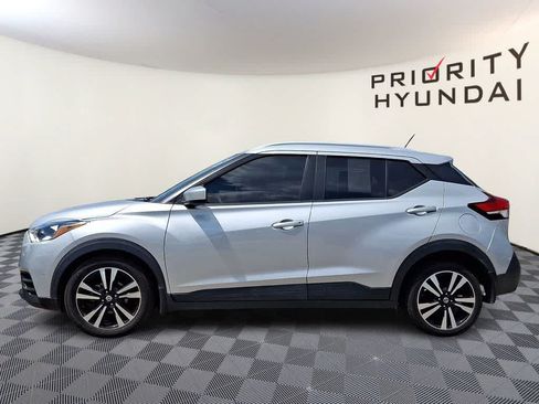 Used 2020 Nissan Kicks SV FWD image 7