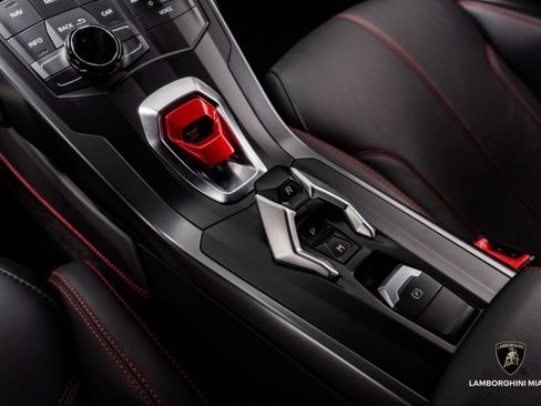 Used 2018 Lamborghini Huracan LP 580-2 image 36