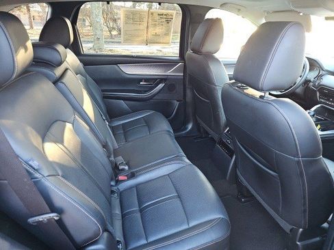 Used 2024 MAZDA CX-90 3.3 Turbo w/ Preferred Plus image 16